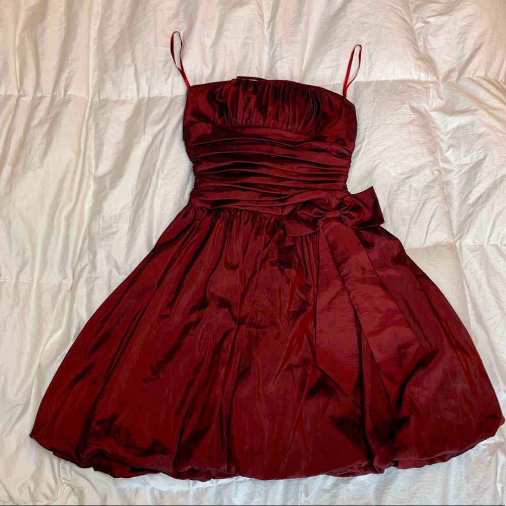 Red Dress - Picture 9 of 12